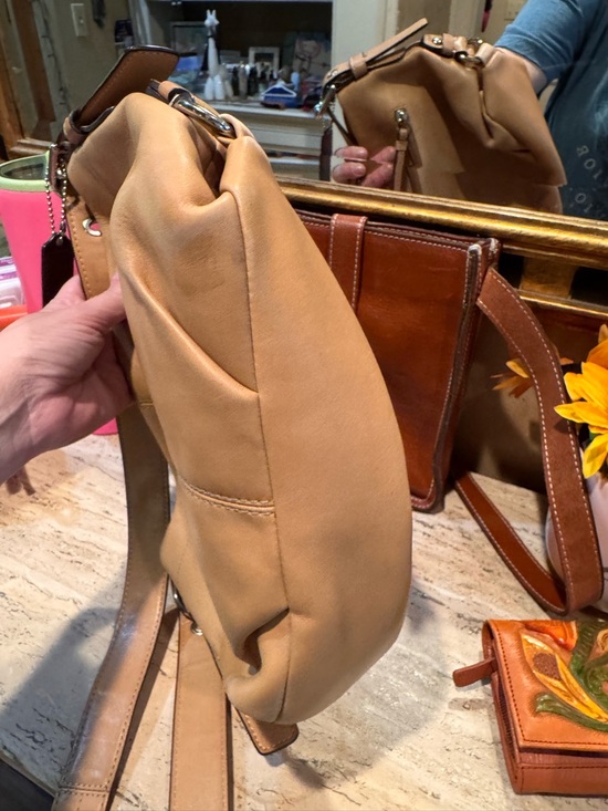 Coach glove tanned Leather Shoulder Bag with Adjustable Strap
